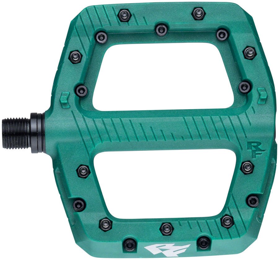 RaceFace Chester Pedals - Small - Green - The Lost Co. - Race Face - PD24COMPSGRN - 821973469416 -