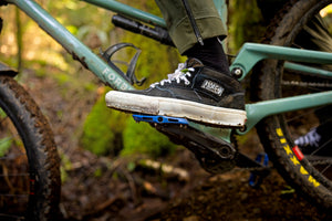 OneUp Components Wave Pedals - The Lost Co. - OneUp Components - 1C1010BLK - 0628219407399 - Black - 
